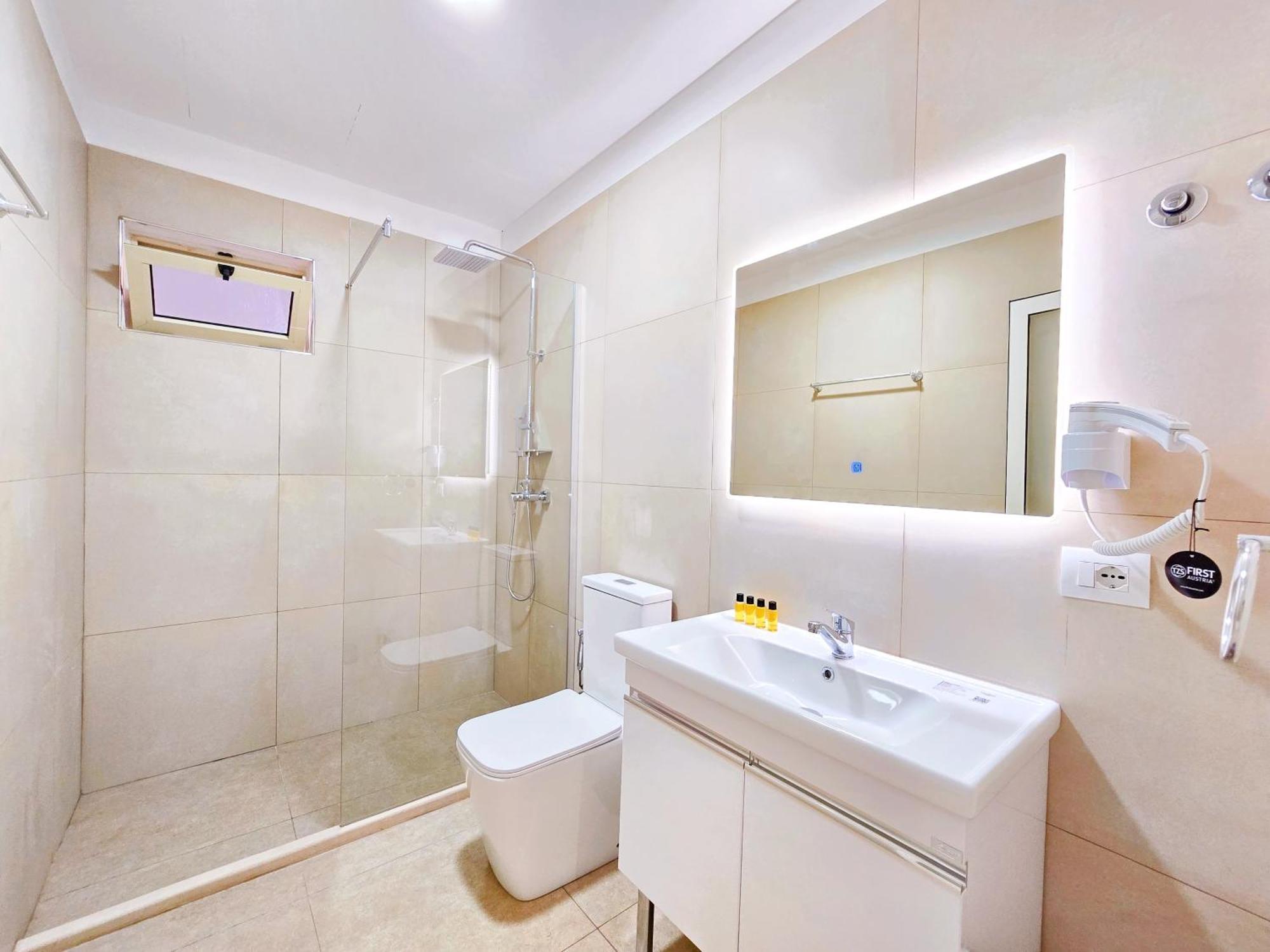 Enma Hotel